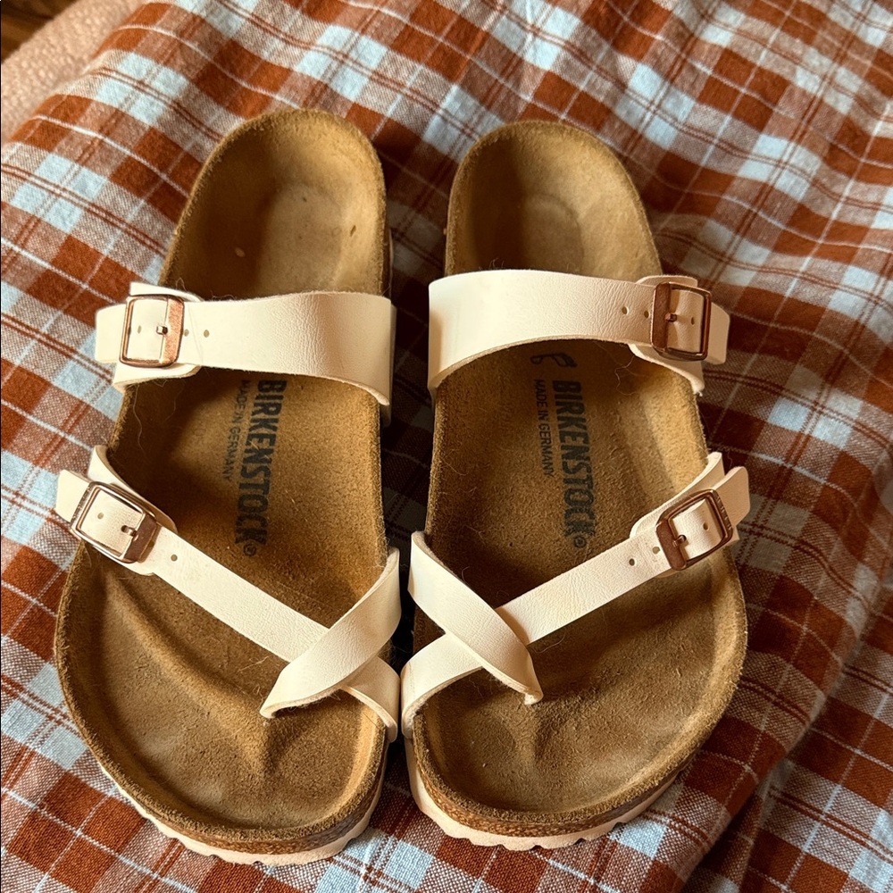 LN Birkenstock Mayari Sandals white with rose gold buckles sz 38